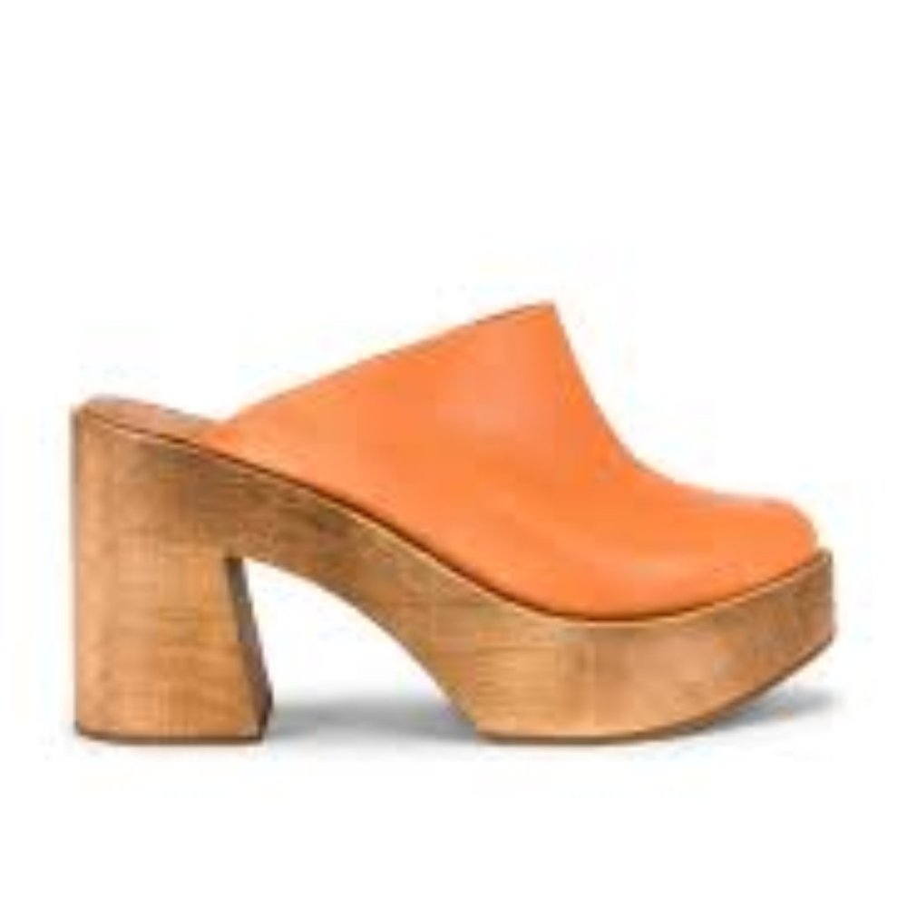 FREE PEOPLE SUKI CLOGS SIZE 6